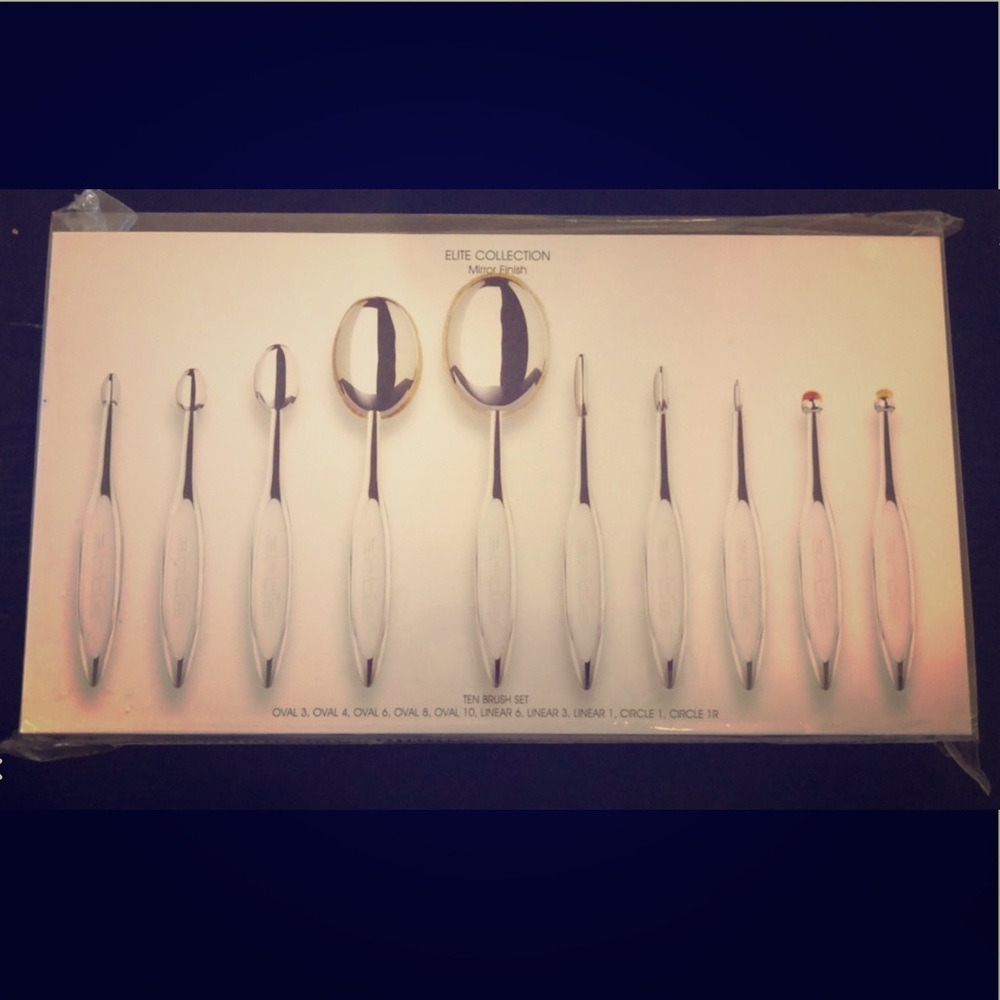 Brand new Artis Ten Brush Makeup Set